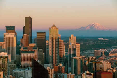 西雅图天际线全景在日落