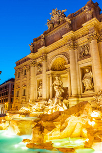 照明的特雷维喷泉，罗马的夜景
