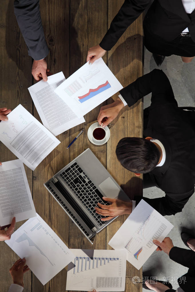 商人获得额外的工作