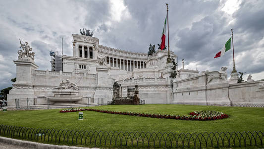 Vittoriano纪念碑是为了纪念曼联 Ita 的第一个国王