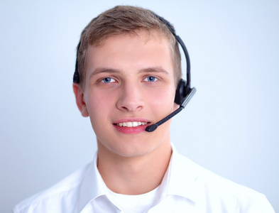 客户支持运算符与耳机在白色背景上