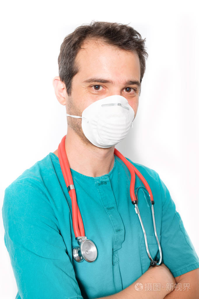 外科医生戴着口罩,防止感染