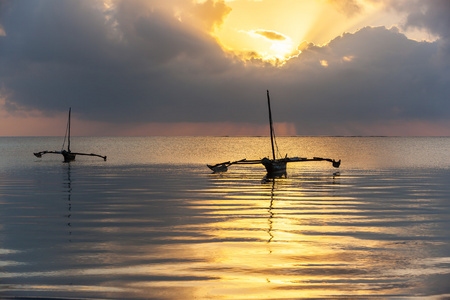 巴萨科尔蒙巴萨海滩日出非洲太阳船肯尼亚日出t照片