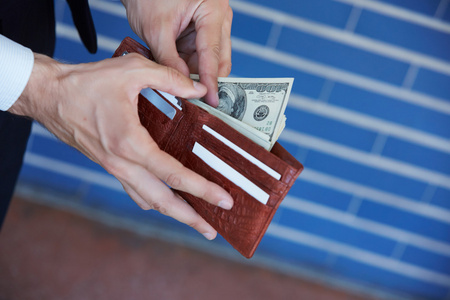 用钱真皮钱包图片