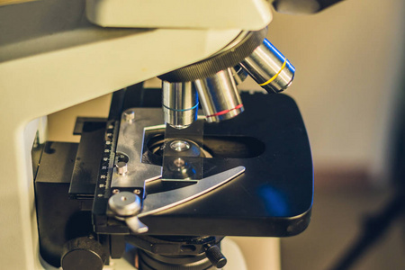 光学显微镜在生物实验室