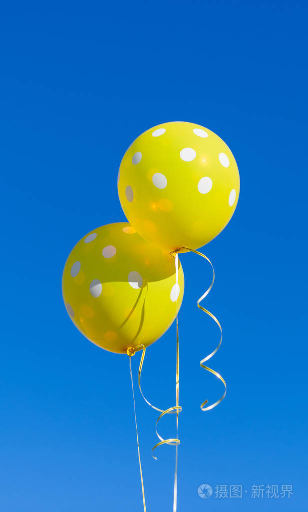 不同颜色的气球