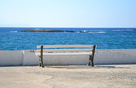 板凳上爱琴海海岸