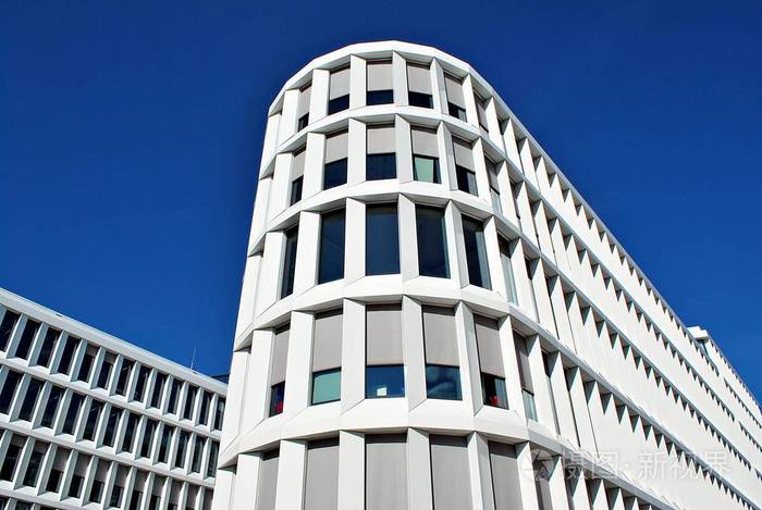 现代的建筑.现代办公大楼与玻璃幕墙