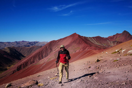 徒步旅行场景中 Vinicunca