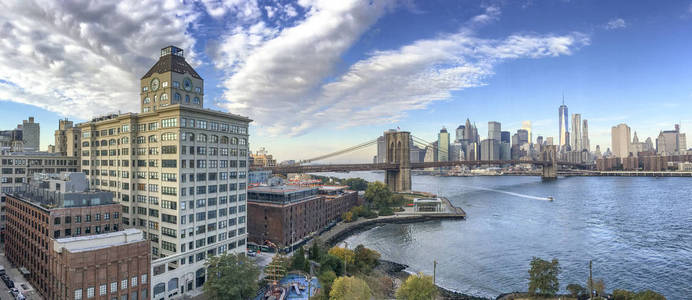 曼哈顿和布鲁克林从曼哈顿桥的全景