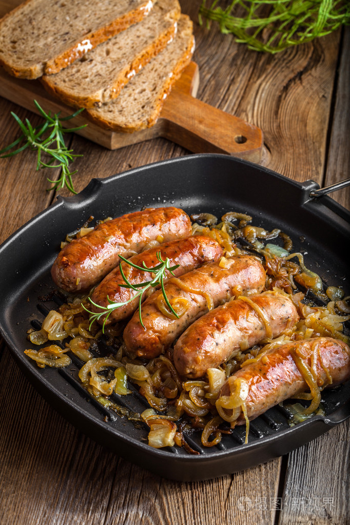 煎的香肠照片-正版商用图片0d95gr-摄图新视界