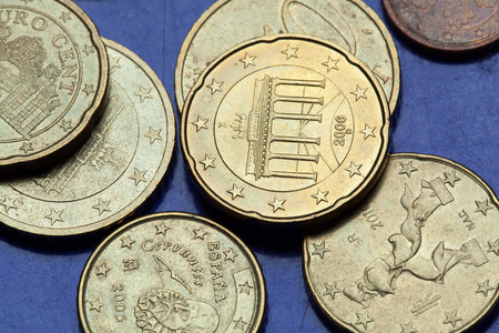 欧元硬币。勃兰登堡门