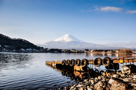 富士山秋季在河口湖雪山, 富士山是著名的日本山, 旅游人士称富士山为富士, 富士山, 富士山, 富士三, 日本