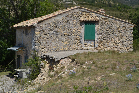 在法国南方的小屋图片