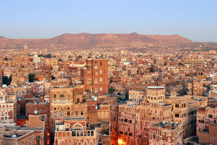也门。日出在萨那