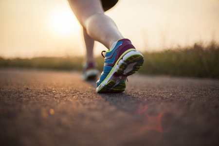 赛跑者脚步图片