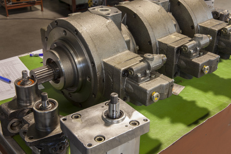 液压发动机零件照片