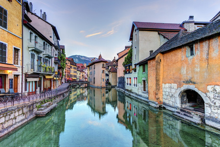 Quai de 礼乐和阿纳西古老的城市，法国，Hdr 渠