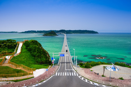 在日本的 Tsunoshima 桥