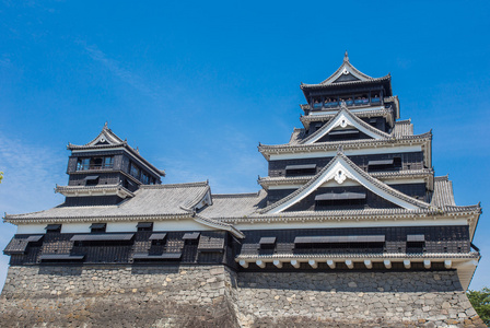 熊本城是山顶日本城堡，熊本在 Kumamo