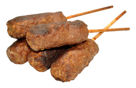 上白孤立的牛肉 Koftas