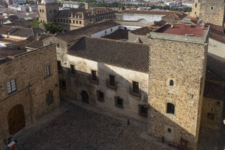 美丽中世纪城市的卡塞雷斯在埃斯特雷马杜