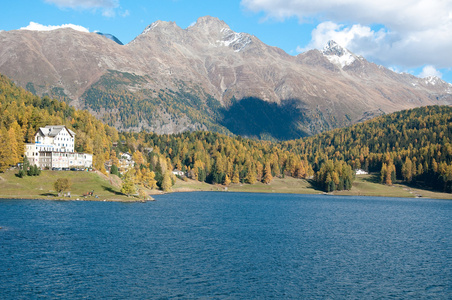 瑞士的圣莫里茨湖的概述