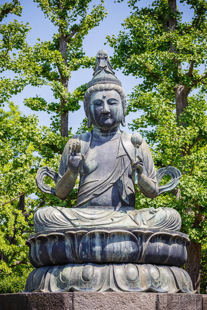 在日本,在东京浅草寺佛像