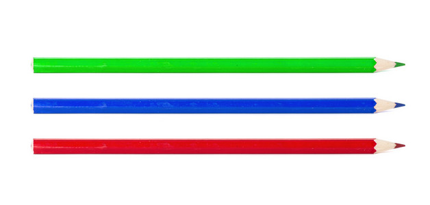 孤立在白色背景上的绿色蓝色和红色铅笔