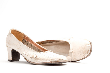 双破旧的鞋子双破旧的鞋子照片