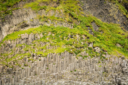 Reynisfjara 海岸附近村庄 Vik，大西洋，冰岛