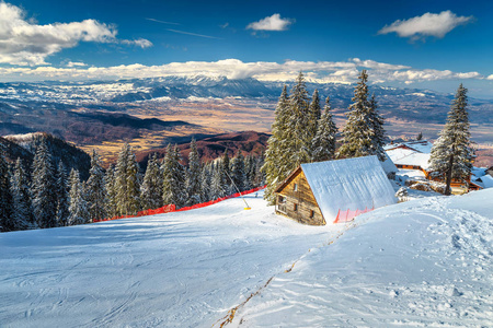 在喀尔巴阡，罗马尼亚 Poiana Brasov 欧洲著名的滑雪胜地