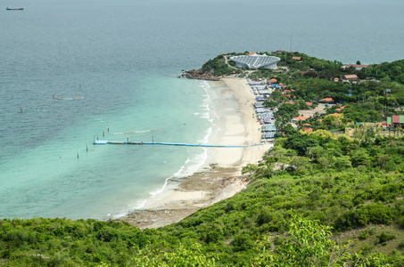 清澈的海水和热带海滩上岛，在岛兰岛芭提雅市泰国春武里