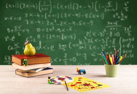 与一个红苹果上的三本书老式的学校课桌平图标,eps10 无缝图案背景3d