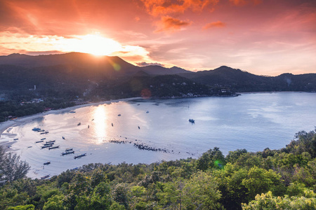 美丽的风景，与海 山 设置苏