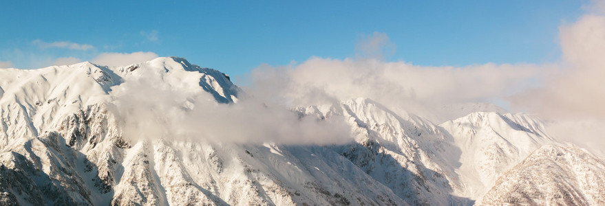 在 shinhotaka，日本阿尔卑斯山冬季武尊山风景