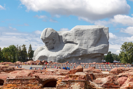 布列斯特卫国战争雕塑图片