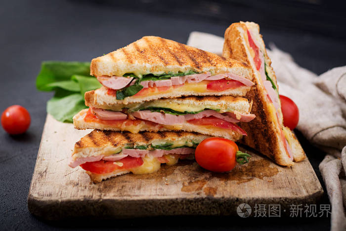 俱乐部三明治帕尼尼