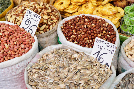 耶路撒冷, 以色列2017年4月 大袋的香料和种子