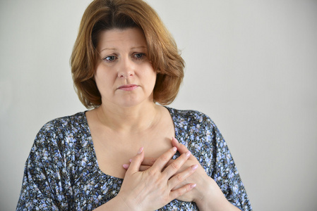 女人与胸痛,心绞痛照片