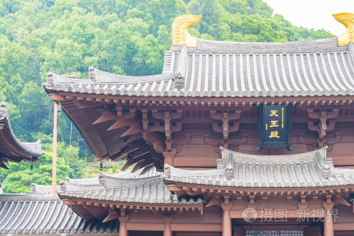 在中式风格寺庙屋顶