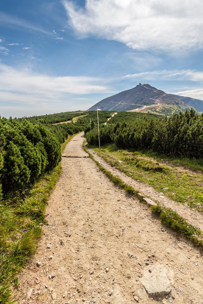 在krkonose国家公园的山间小道
