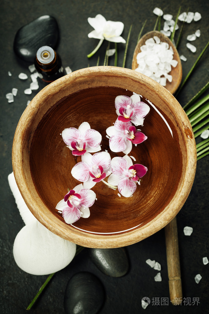 水疗中心背景与浮花