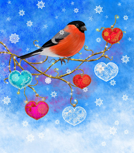 圣诞节，冬天背景。明亮的鸟红腹灰雀落在树枝上。装饰的镂空花边心形式