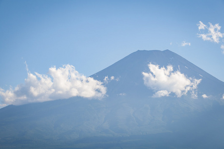 云在山富士山顶