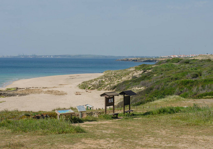 praia da ilha do pessegueiro海滩靠近港口covo portugal。