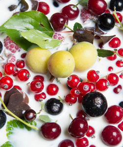 牛奶水果组合图片