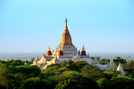 风景优美的缅甸蒲甘地区老阿难寺观