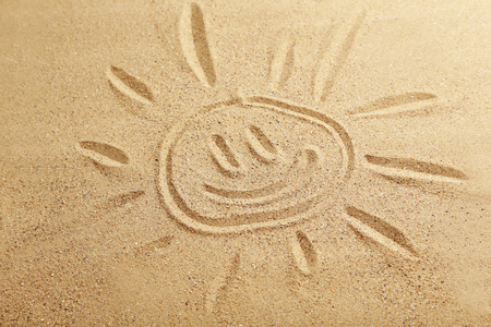 在沙子上画太阳
