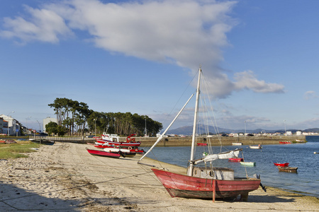 Cabodeiro 海滩上的小船